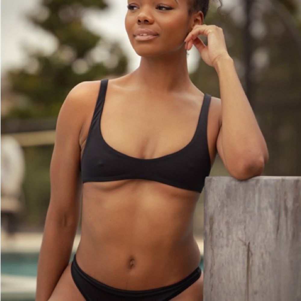 New TeenyB bikini Micro Sport Bikini Top in Matte Black